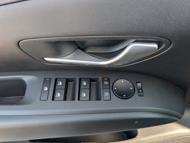 new 2025 Hyundai TUCSON Hybrid car, priced at $39,090