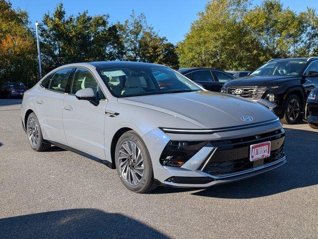 new 2026 Hyundai Sonata Hybrid car, priced at $39,895