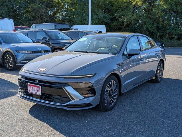 new 2026 Hyundai Sonata Hybrid car, priced at $39,895