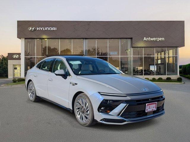 new 2026 Hyundai Sonata Hybrid car, priced at $39,895