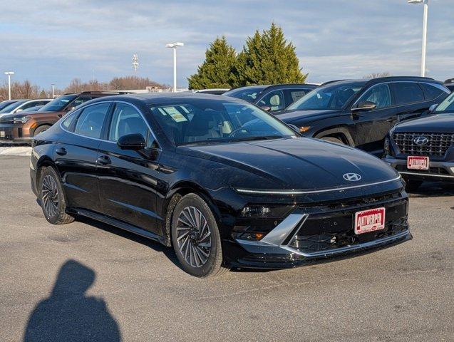 new 2025 Hyundai Sonata Hybrid car, priced at $39,175