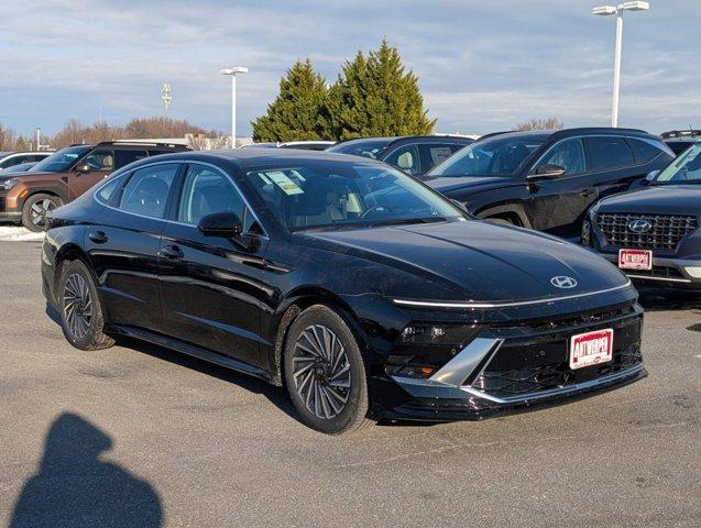 new 2025 Hyundai Sonata Hybrid car, priced at $39,175