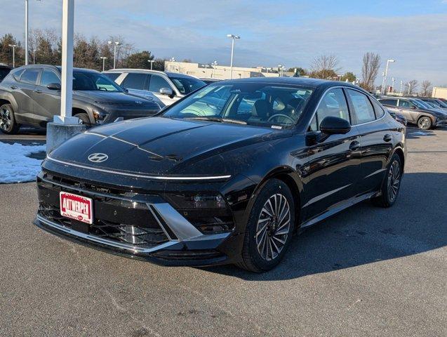 new 2025 Hyundai Sonata Hybrid car, priced at $39,175