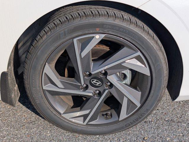new 2025 Hyundai Elantra car, priced at $25,385