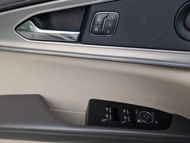 used 2019 Lincoln Nautilus car, priced at $18,000