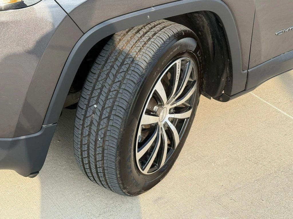 used 2016 Jeep Cherokee car, priced at $12,795