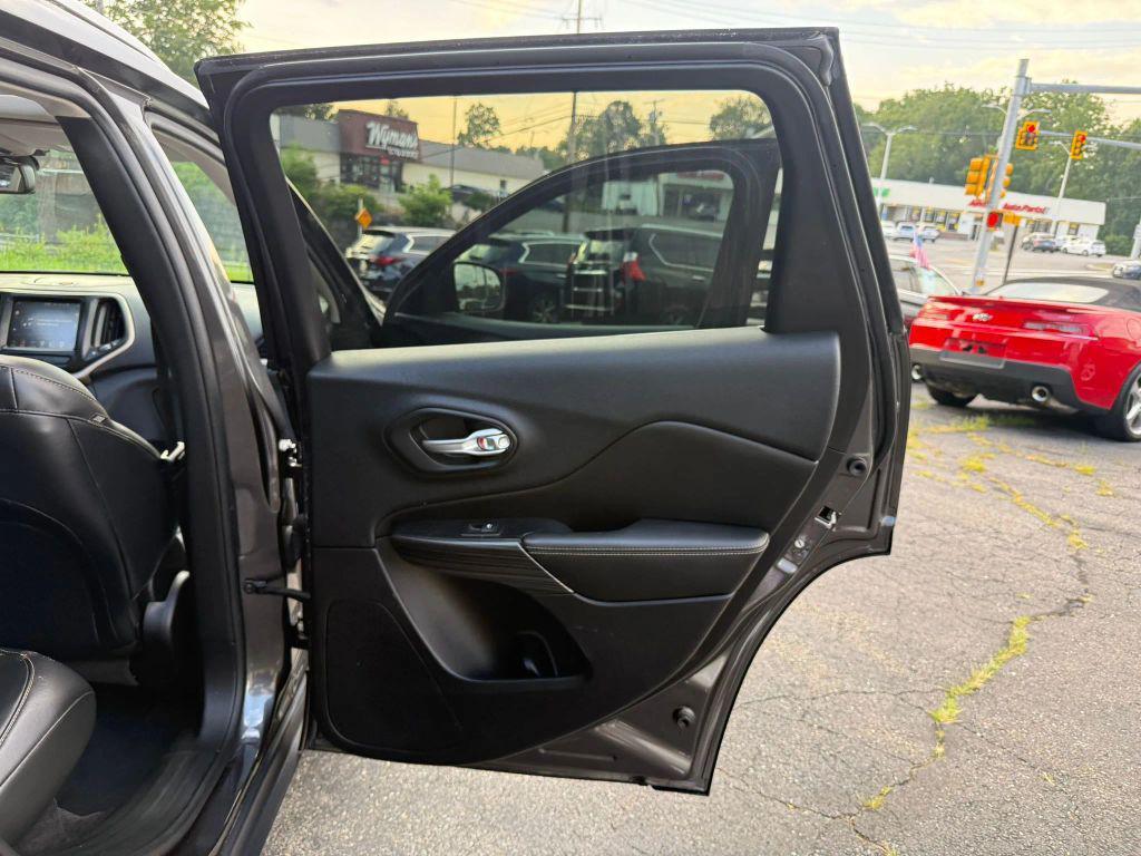 used 2016 Jeep Cherokee car, priced at $12,795