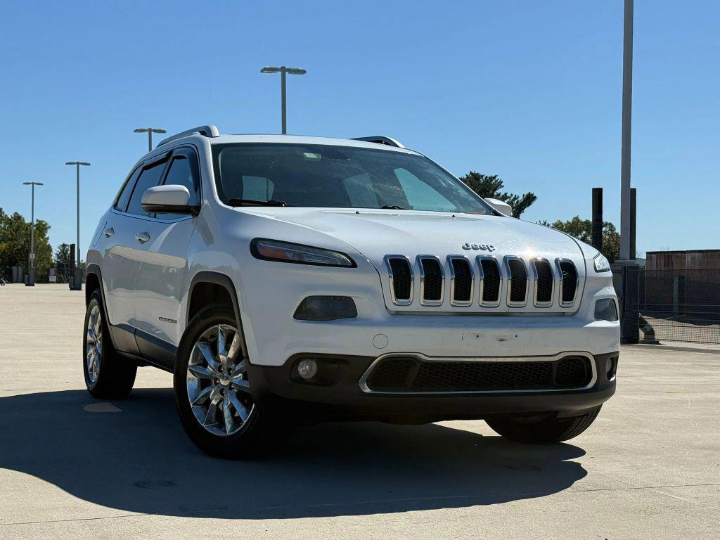 used 2014 Jeep Cherokee car, priced at $5,995