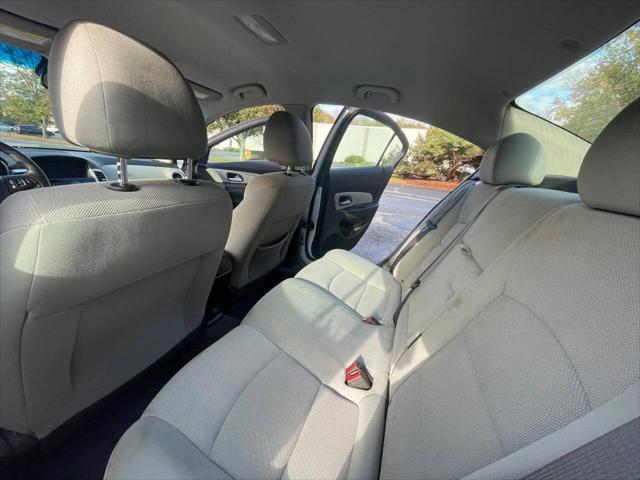 used 2015 Chevrolet Cruze car, priced at $10,095