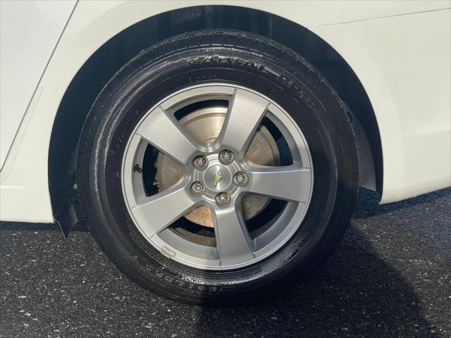 used 2015 Chevrolet Cruze car, priced at $10,095