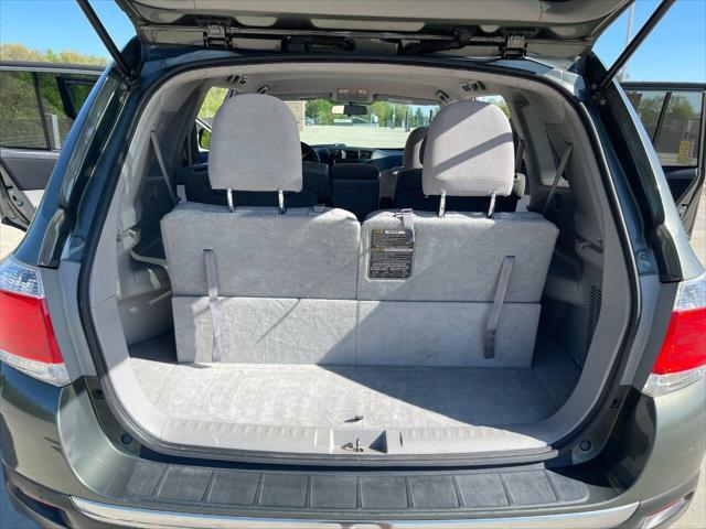 used 2013 Toyota Highlander car, priced at $13,595