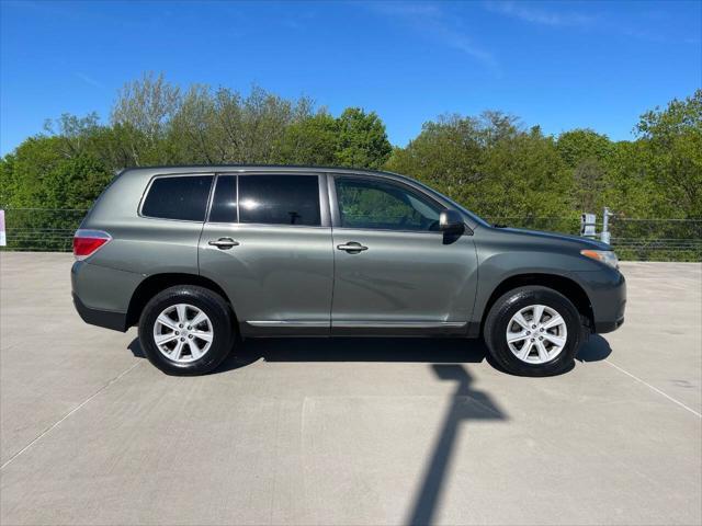 used 2013 Toyota Highlander car, priced at $13,595