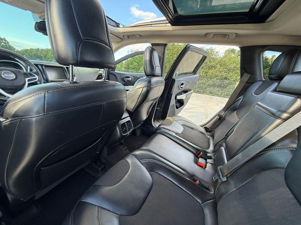 used 2018 Jeep Cherokee car, priced at $10,995