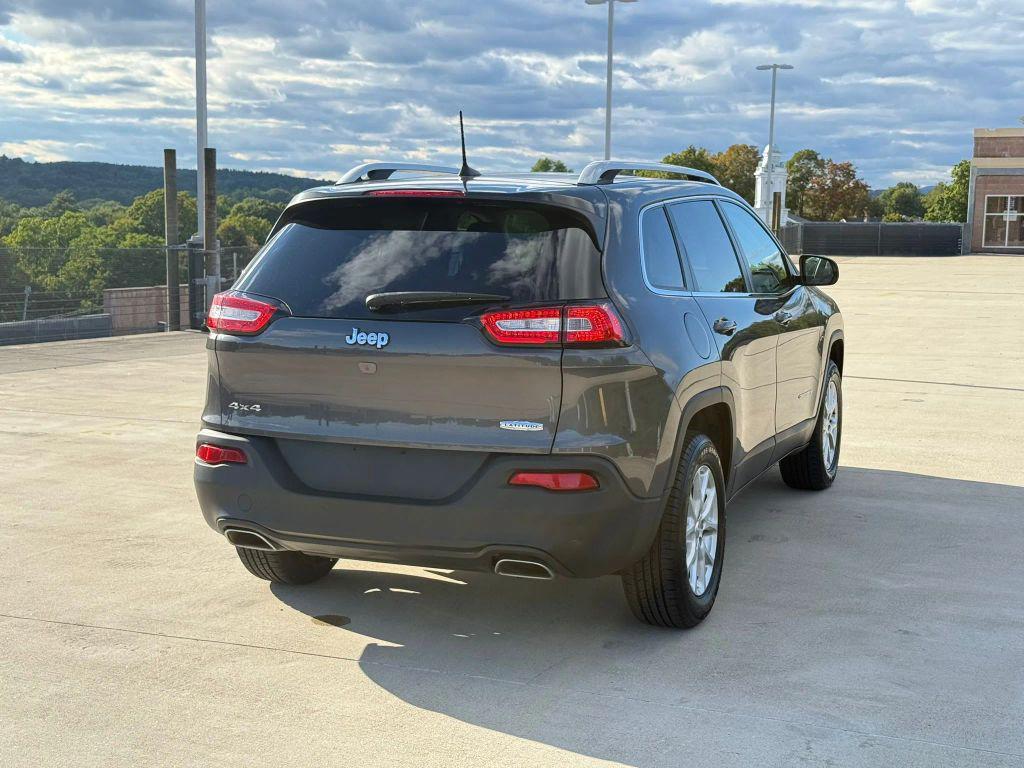 used 2018 Jeep Cherokee car, priced at $10,995