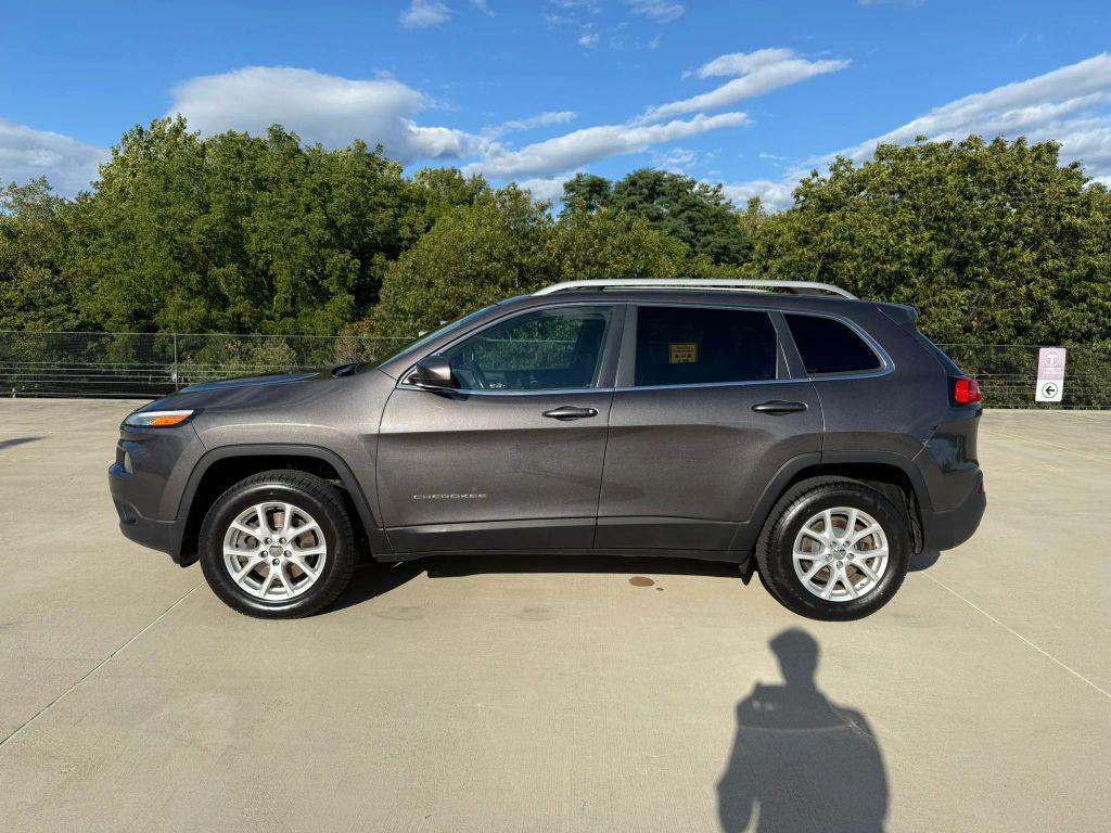 used 2018 Jeep Cherokee car, priced at $10,995