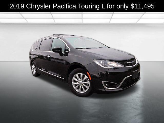 used 2019 Chrysler Pacifica car, priced at $11,656