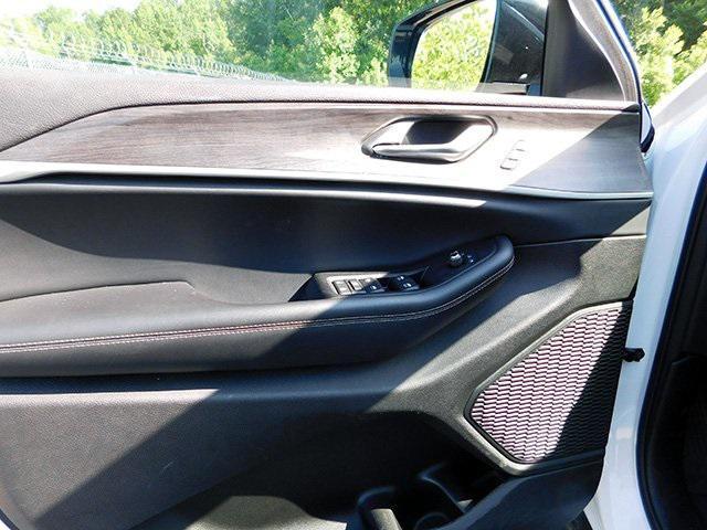 used 2023 Jeep Grand Cherokee car, priced at $28,995