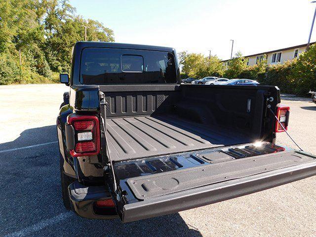 used 2023 Jeep Gladiator car, priced at $34,437