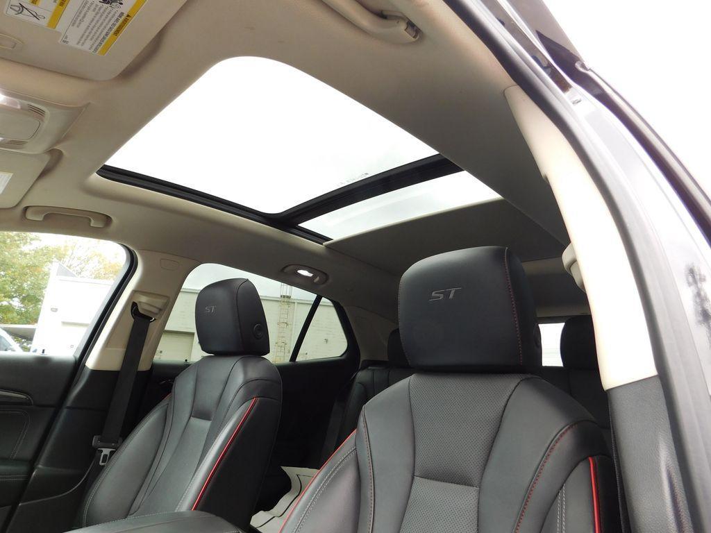 used 2023 Buick Envision car, priced at $21,680