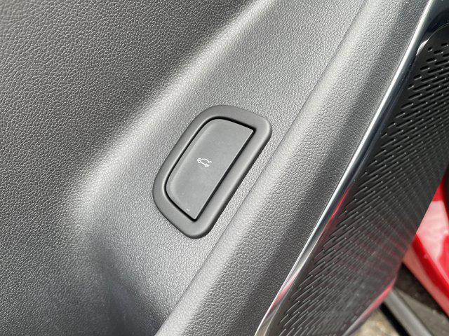 used 2024 Chevrolet Traverse car, priced at $55,998