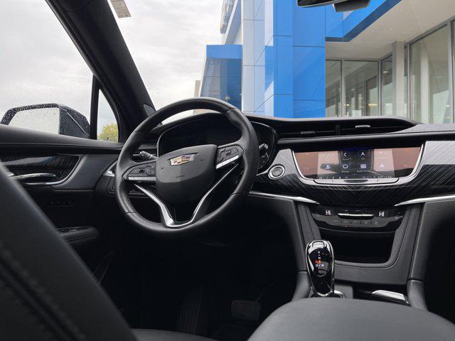 used 2025 Cadillac XT6 car, priced at $50,746