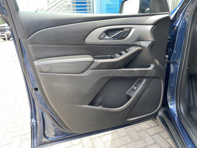 used 2023 Chevrolet Traverse car, priced at $31,887