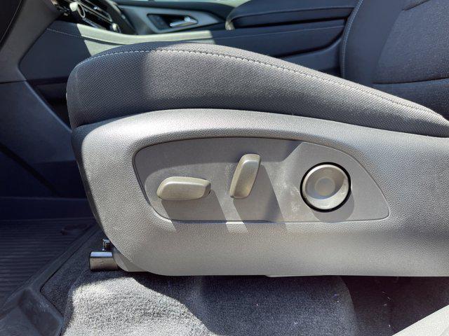 used 2024 Chevrolet Traverse car, priced at $40,990