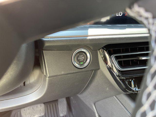 used 2024 Chevrolet Traverse car, priced at $40,990