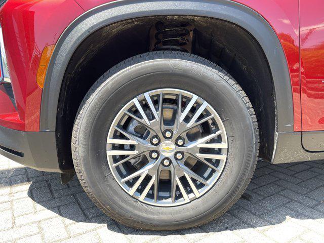 used 2024 Chevrolet Traverse car, priced at $40,990