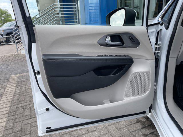 used 2023 Chrysler Pacifica car, priced at $25,998