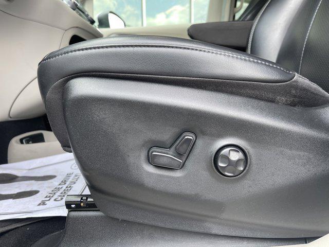 used 2023 Chrysler Pacifica car, priced at $25,998