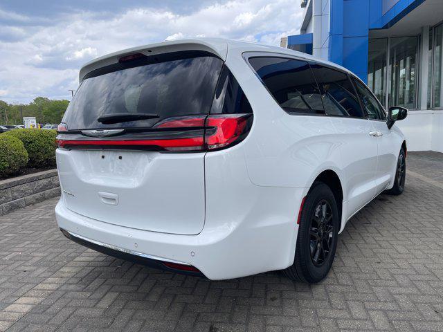 used 2023 Chrysler Pacifica car, priced at $25,998