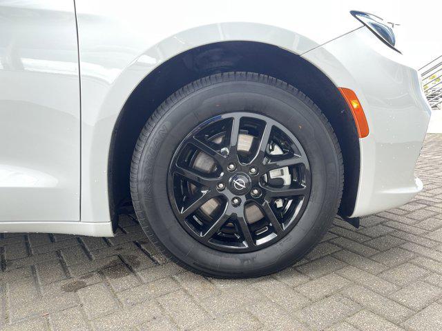 used 2023 Chrysler Pacifica car, priced at $25,998