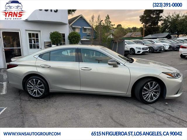 used 2019 Lexus ES 300h car, priced at $24,495