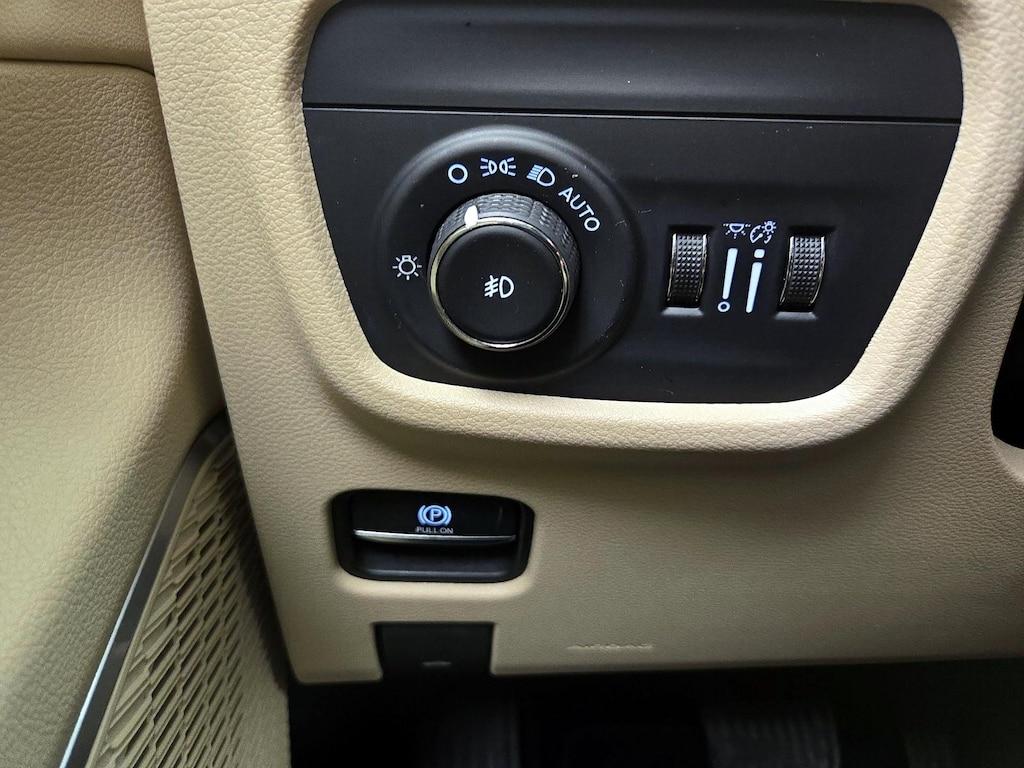 used 2022 Jeep Grand Cherokee car, priced at $30,998