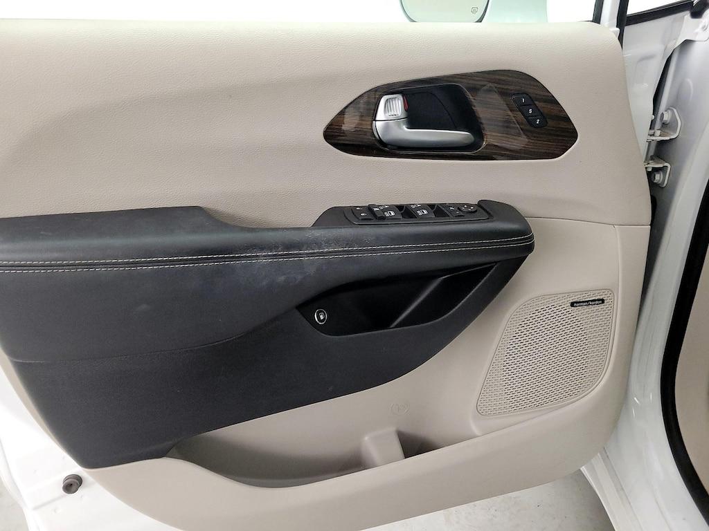 used 2021 Chrysler Pacifica Hybrid car, priced at $30,998
