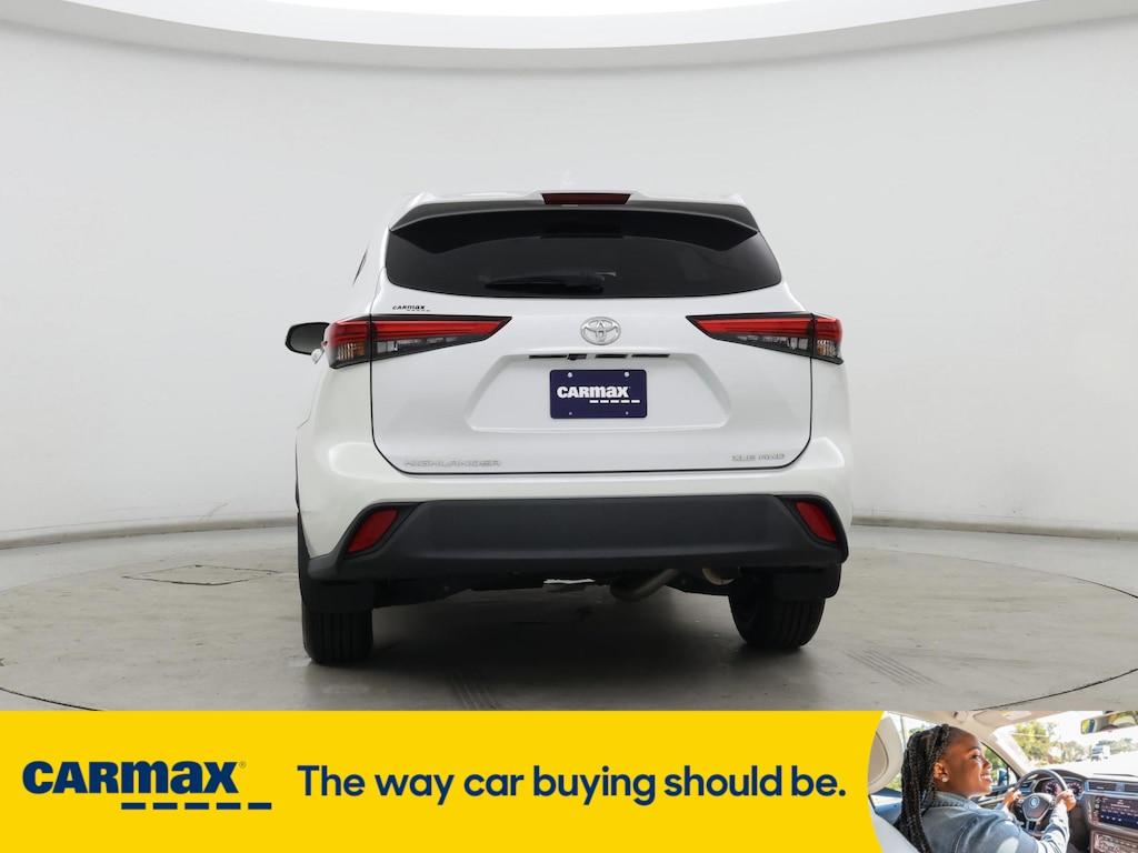 used 2022 Toyota Highlander car, priced at $36,998