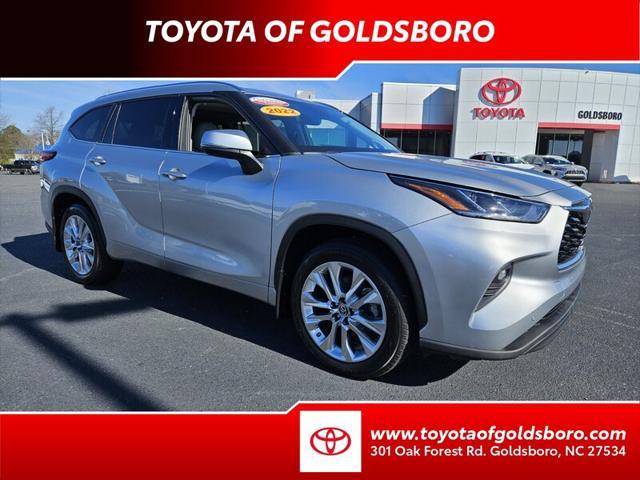 used 2022 Toyota Highlander car, priced at $38,995