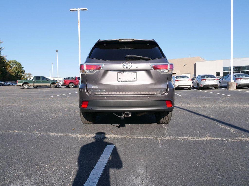 used 2015 Toyota Highlander car, priced at $19,125