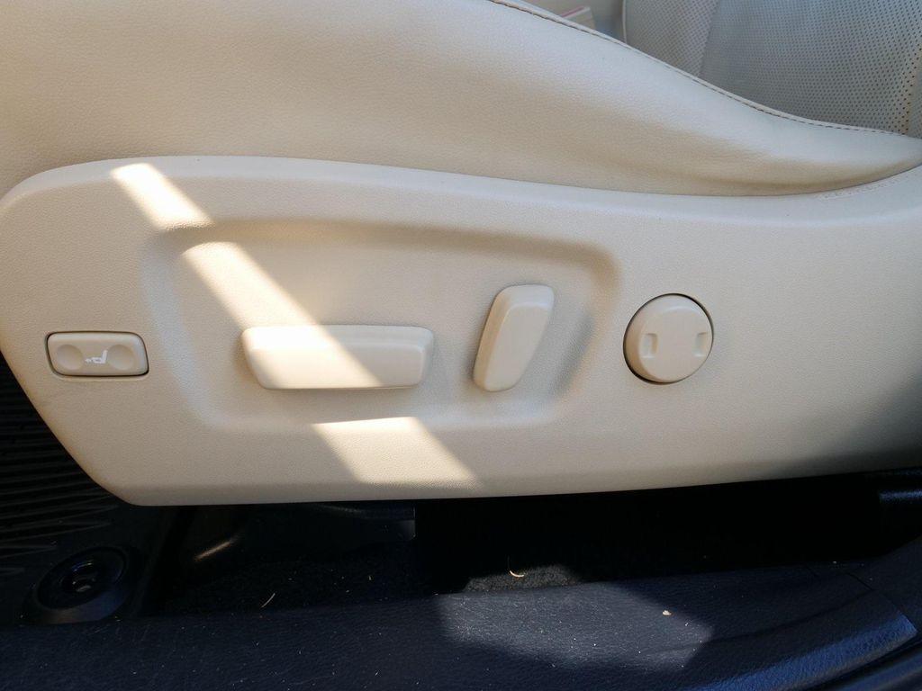 used 2015 Toyota Highlander car, priced at $19,125
