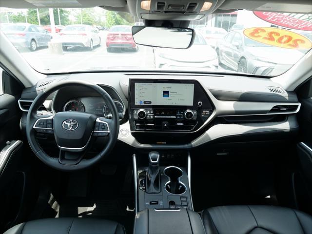 used 2023 Toyota Highlander car, priced at $37,681