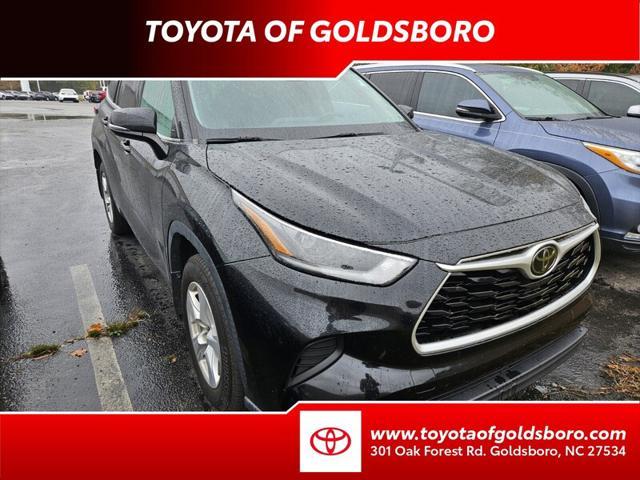 used 2021 Toyota Highlander car, priced at $27,999