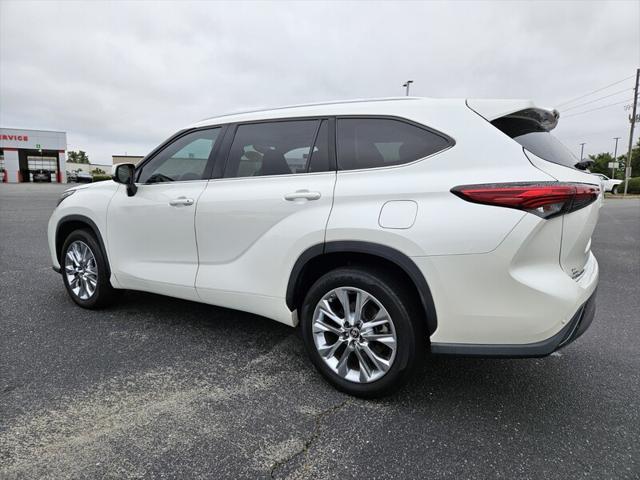 used 2021 Toyota Highlander car, priced at $37,600