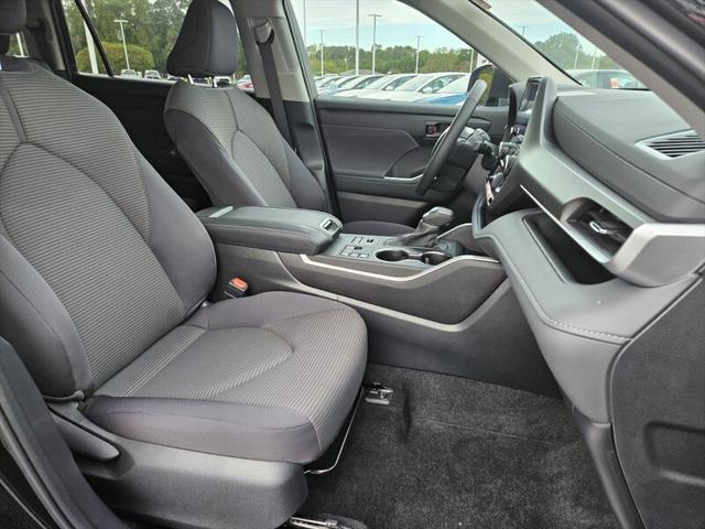 used 2024 Toyota Highlander car, priced at $41,895