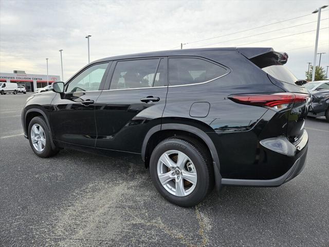 used 2024 Toyota Highlander car, priced at $41,895