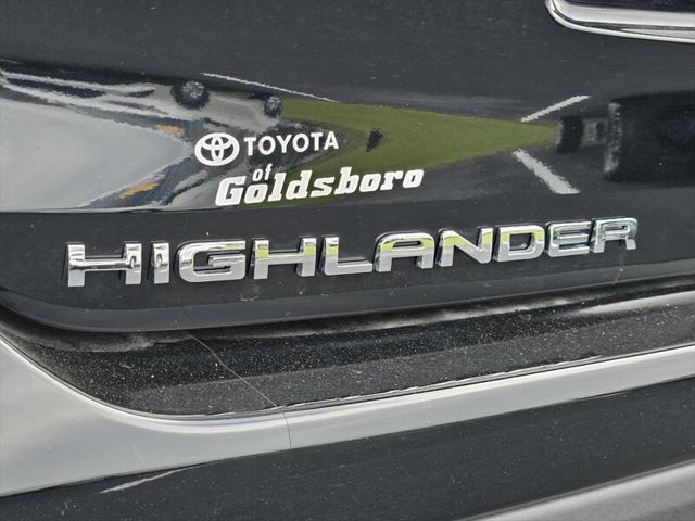 used 2024 Toyota Highlander car, priced at $41,895