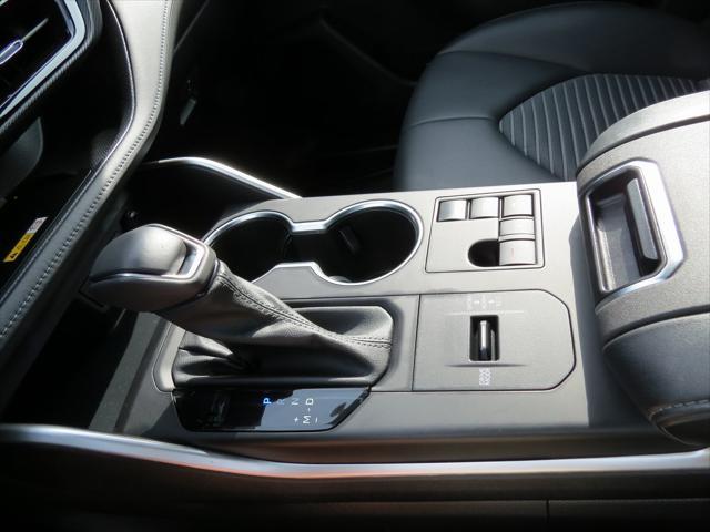 used 2023 Toyota Highlander car, priced at $43,524