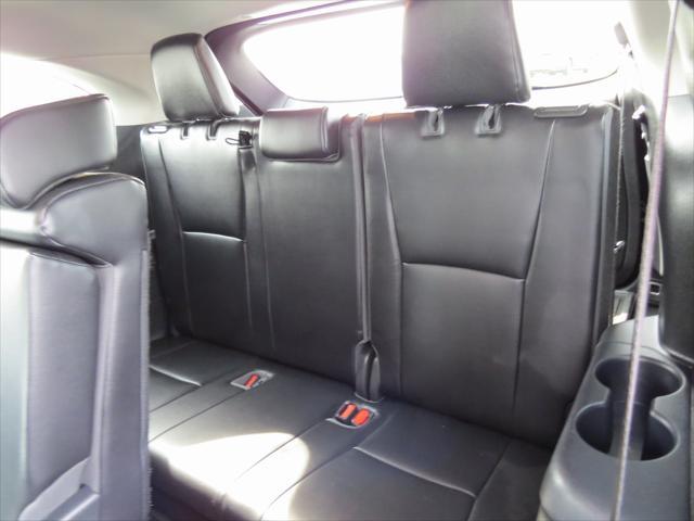 used 2022 Toyota Highlander car, priced at $36,212