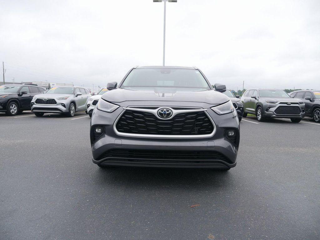 used 2024 Toyota Highlander car, priced at $38,622