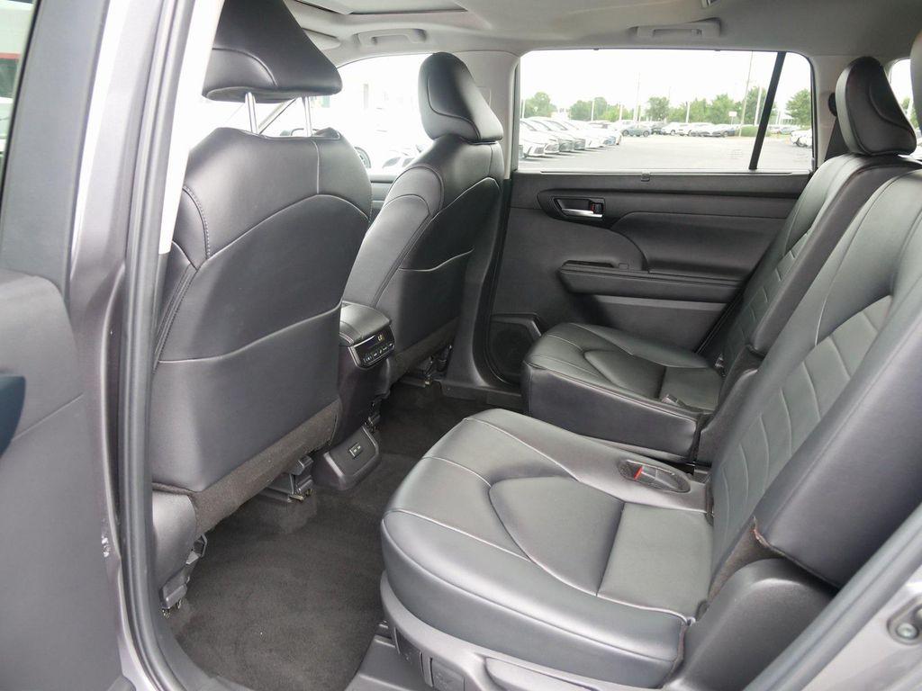 used 2024 Toyota Highlander car, priced at $38,622
